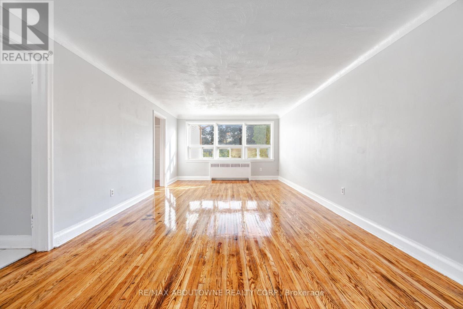 6 - 1037 Churchill Avenue, Oakville (Cp College Park), Ontario  L6H 2A7 - Photo 8 - W12177678