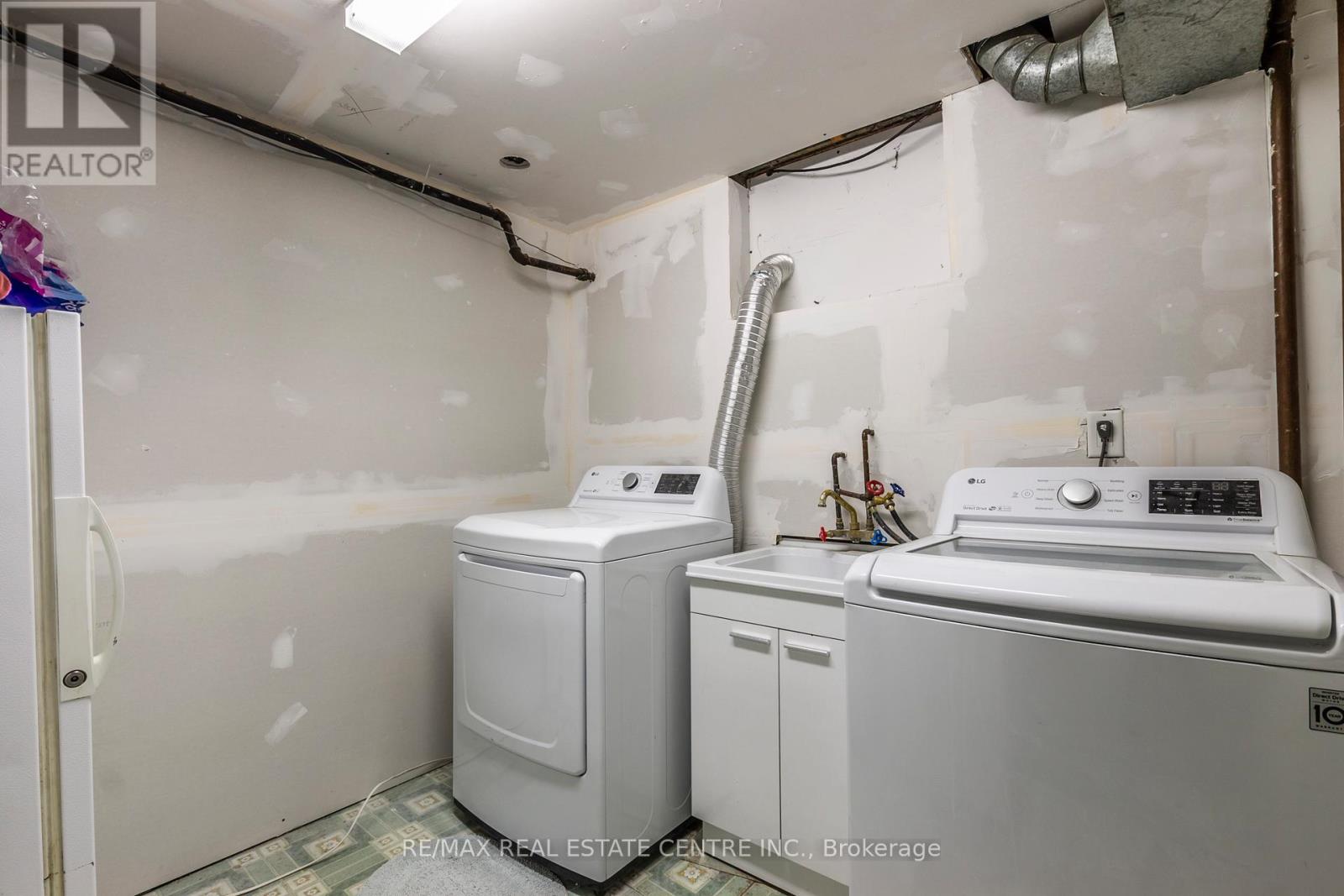 1174 Fairdale Drive, Mississauga (Erindale), Ontario  L5C 1K4 - Photo 20 - W12177679