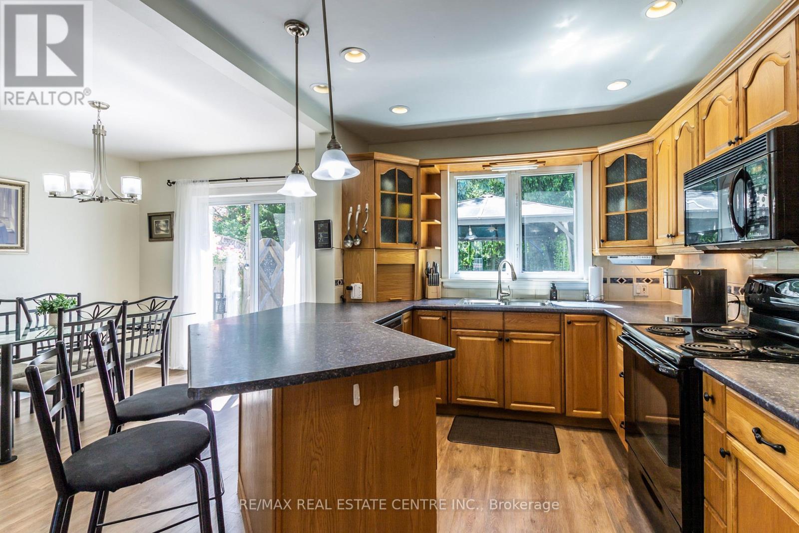 1174 Fairdale Drive, Mississauga (Erindale), Ontario  L5C 1K4 - Photo 8 - W12177679