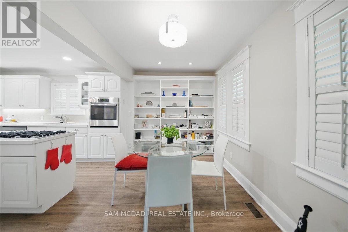 81 Chisholm Street, Oakville, Ontario  L6K 3H8 - Photo 15 - W12177726