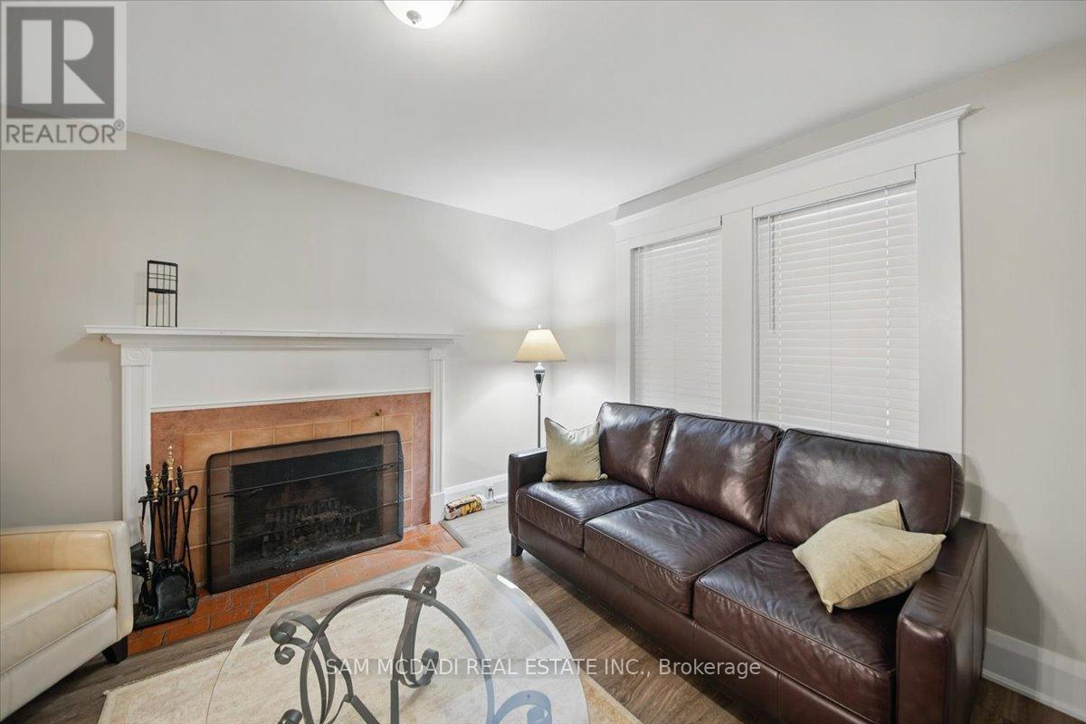 81 Chisholm Street, Oakville, Ontario  L6K 3H8 - Photo 19 - W12177726