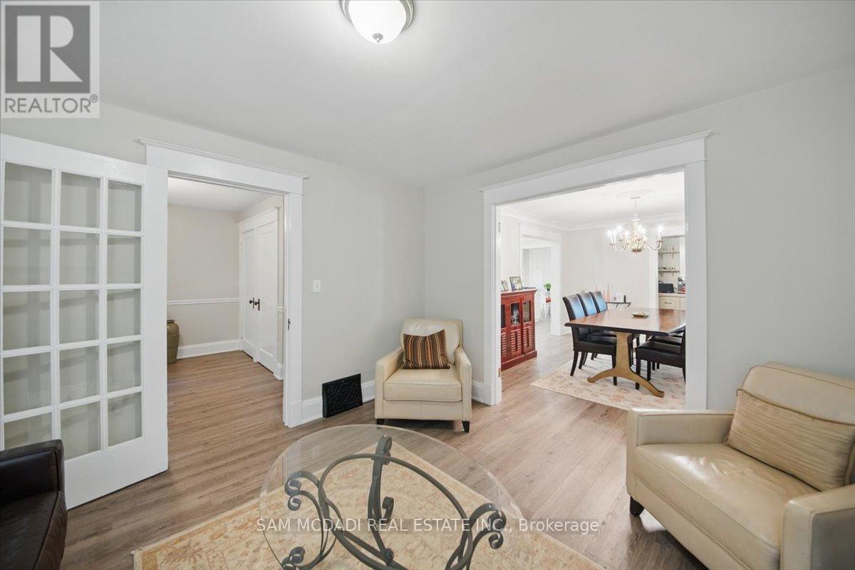 81 Chisholm Street, Oakville, Ontario  L6K 3H8 - Photo 21 - W12177726