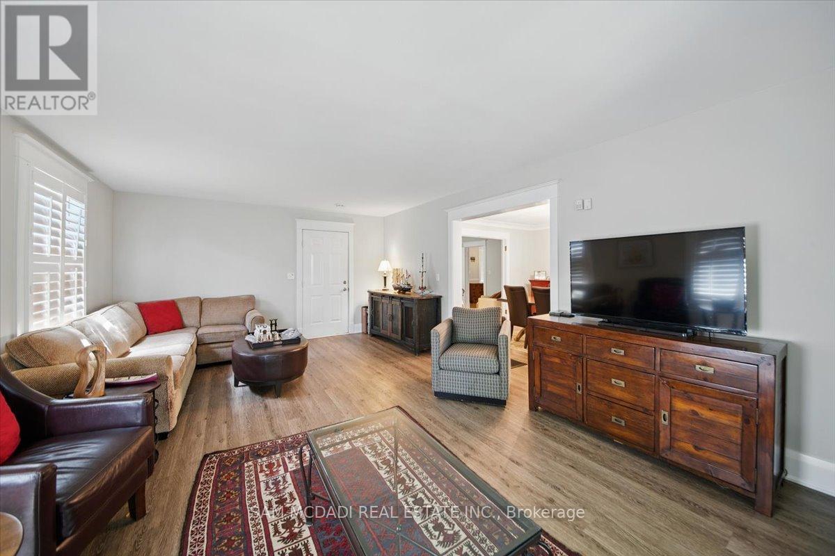 81 Chisholm Street, Oakville, Ontario  L6K 3H8 - Photo 23 - W12177726
