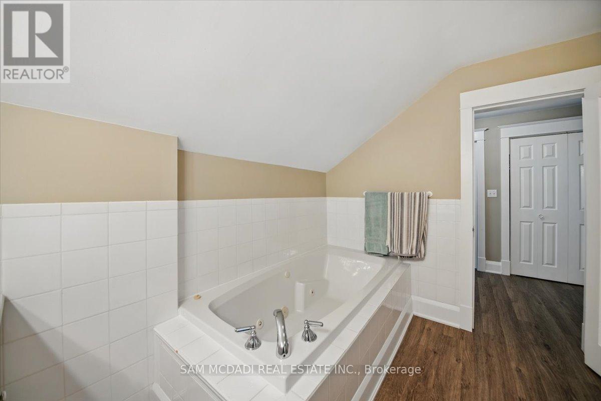 81 Chisholm Street, Oakville, Ontario  L6K 3H8 - Photo 38 - W12177726