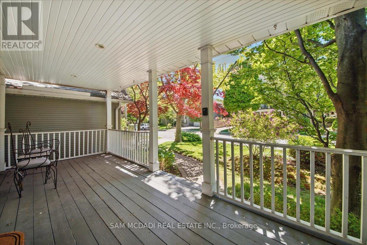81 Chisholm Street, Oakville, Ontario  L6K 3H8 - Photo 4 - W12177726
