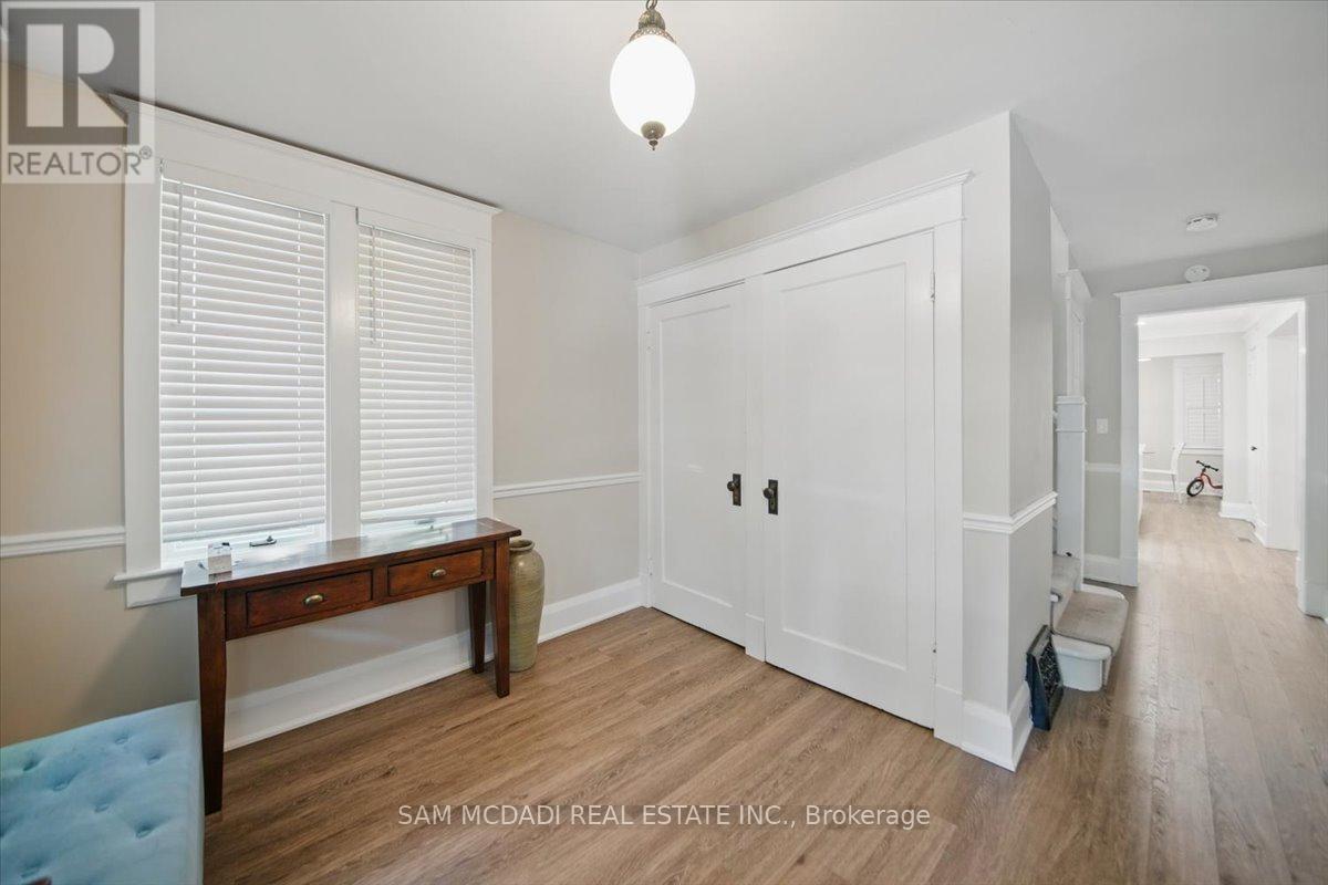 81 Chisholm Street, Oakville, Ontario  L6K 3H8 - Photo 5 - W12177726