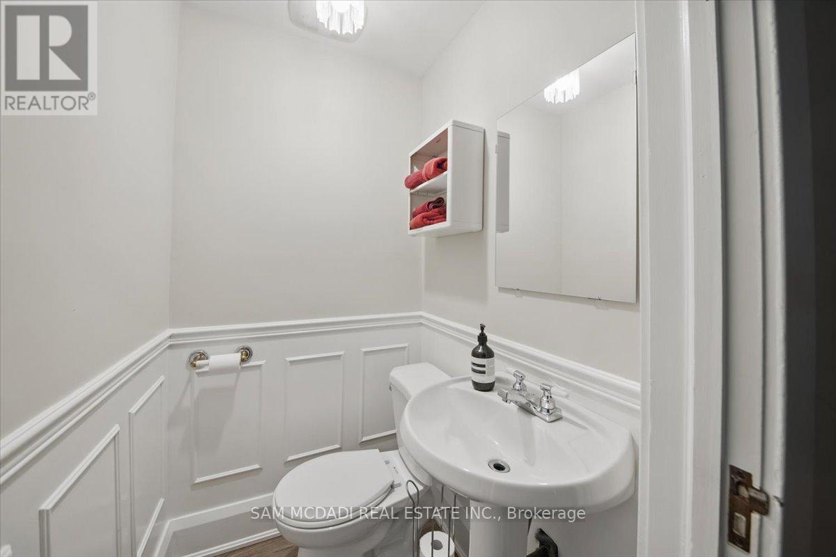 81 Chisholm Street, Oakville, Ontario  L6K 3H8 - Photo 7 - W12177726