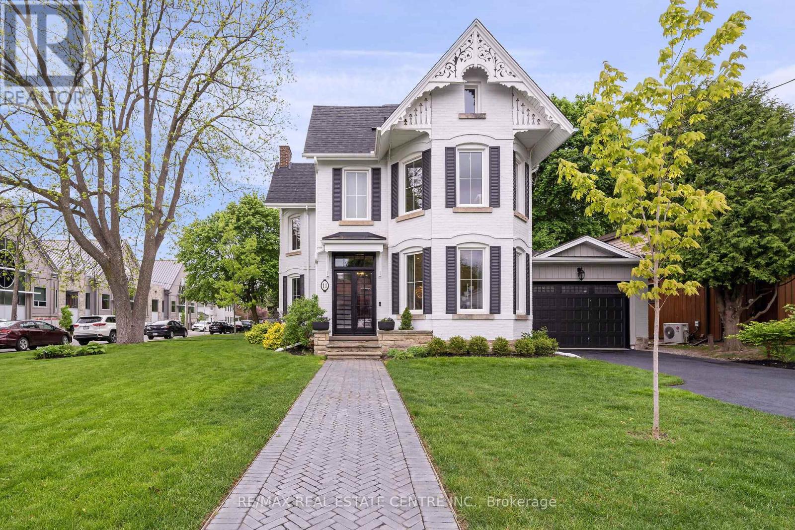 11 CHURCH STREET, halton hills (georgetown), Ontario