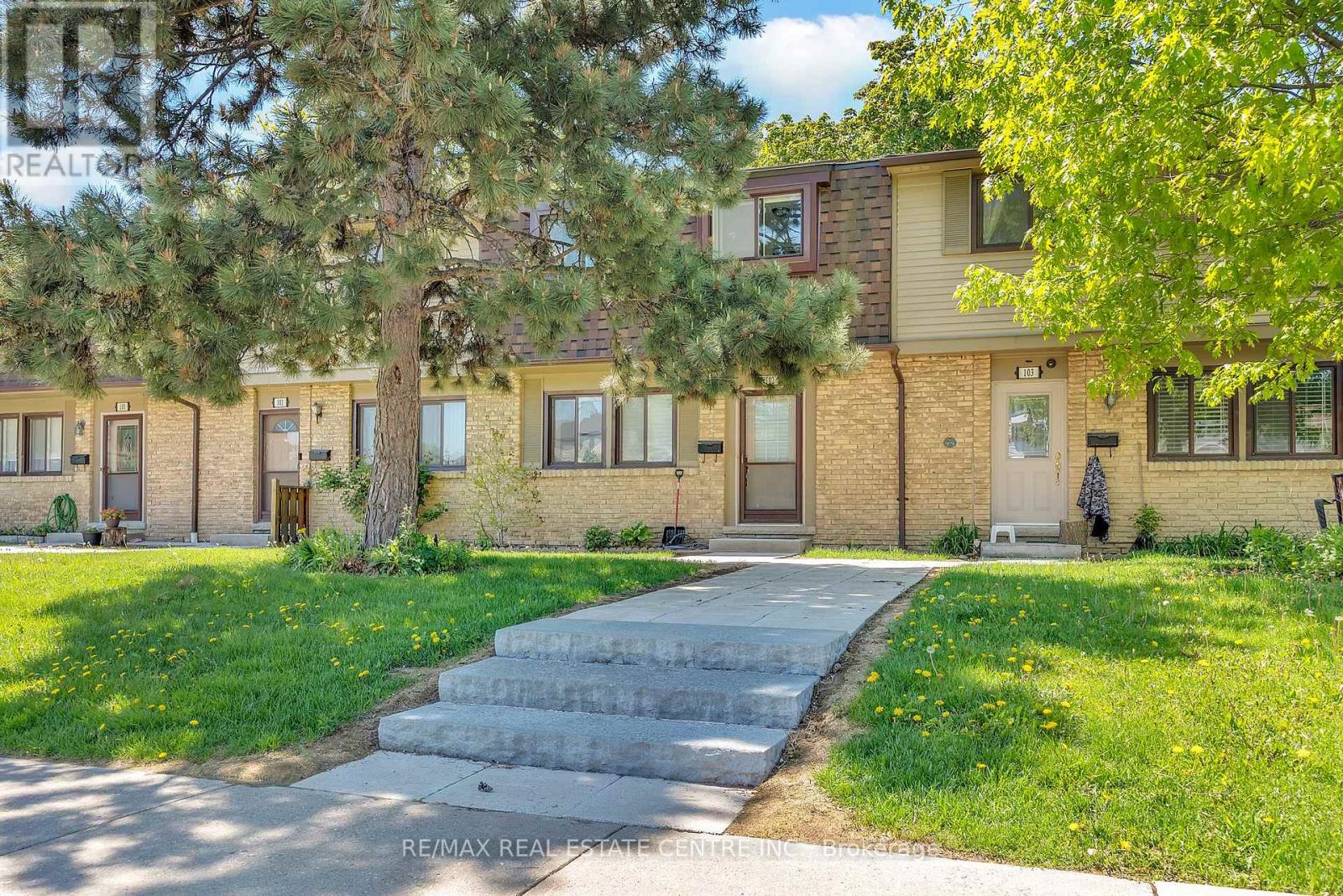 102 - 105 Hansen Road N, Brampton, Ontario  L6V 3C9 - Photo 1 - W12177762