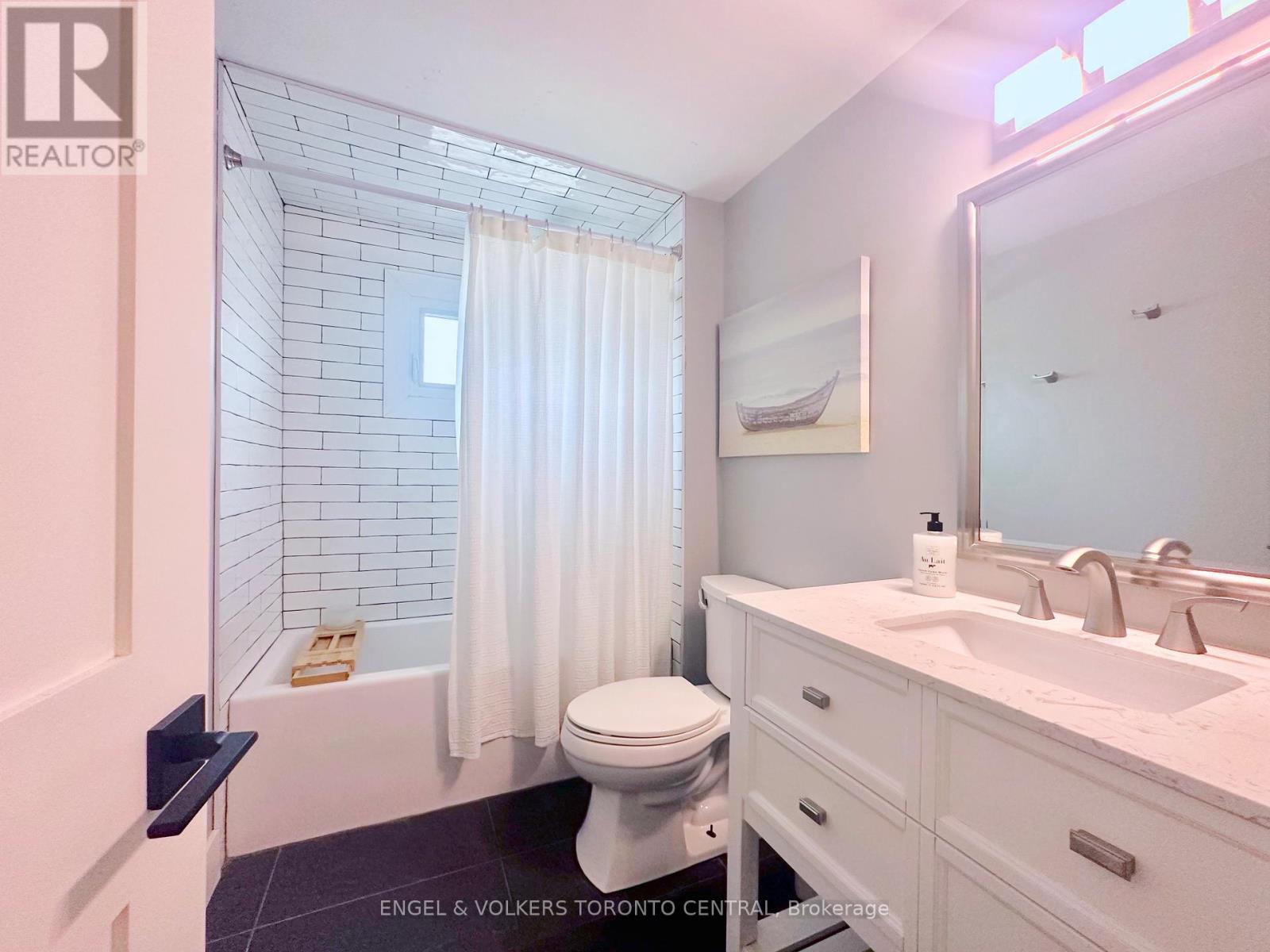1497 Lancaster Drive, Oakville, Ontario  L6H 2T2 - Photo 26 - W12177764