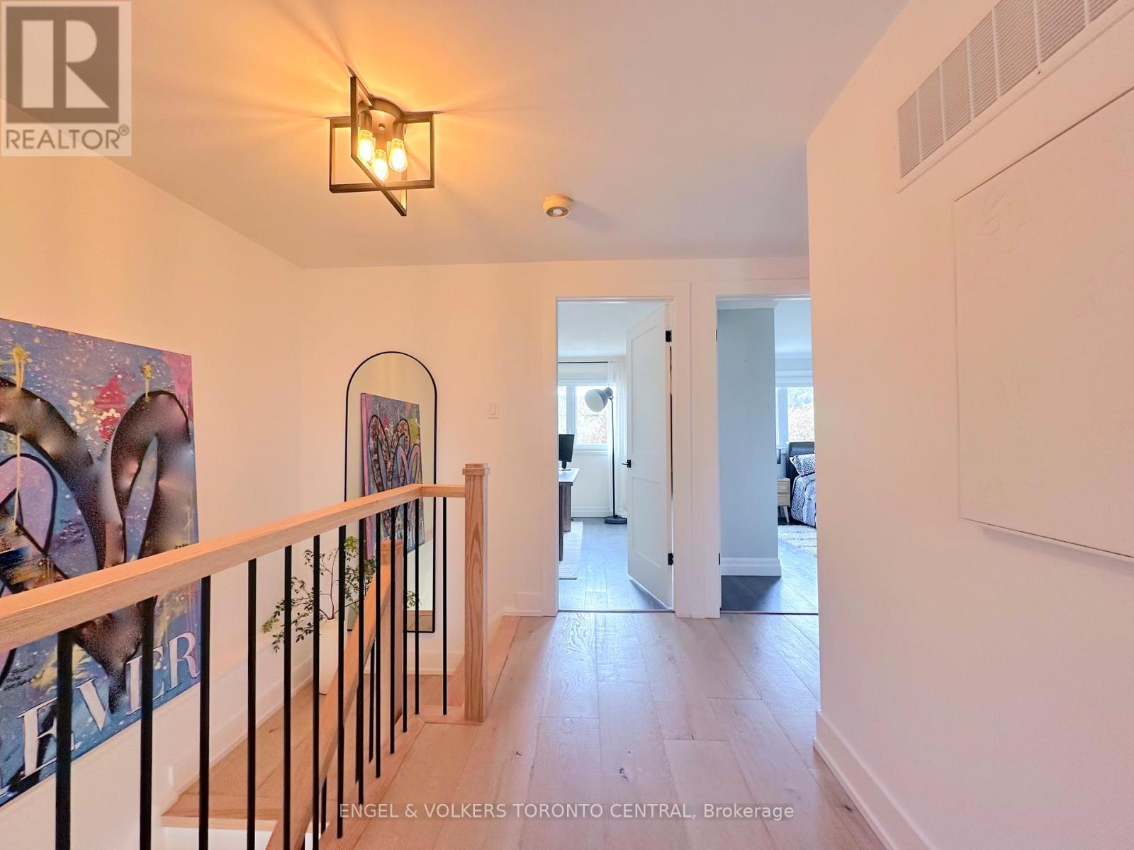 1497 Lancaster Drive, Oakville, Ontario  L6H 2T2 - Photo 27 - W12177764