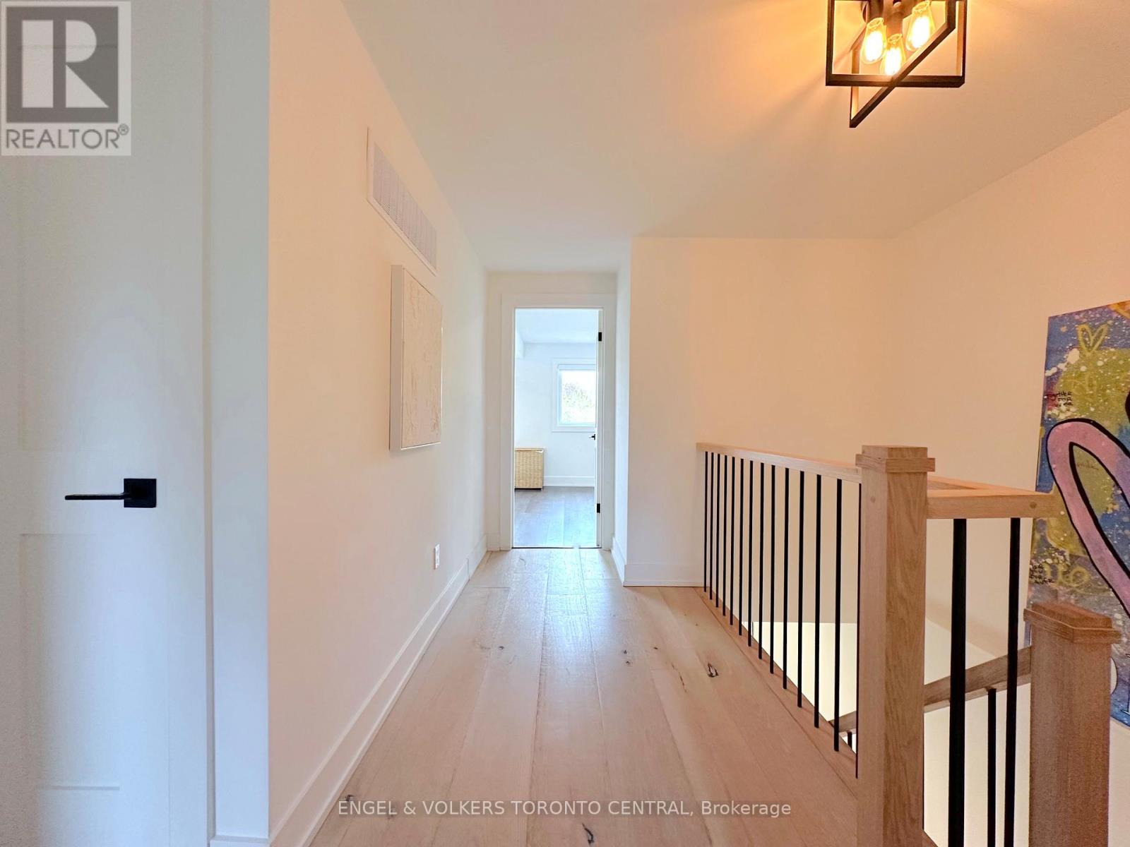 1497 Lancaster Drive, Oakville, Ontario  L6H 2T2 - Photo 30 - W12177764