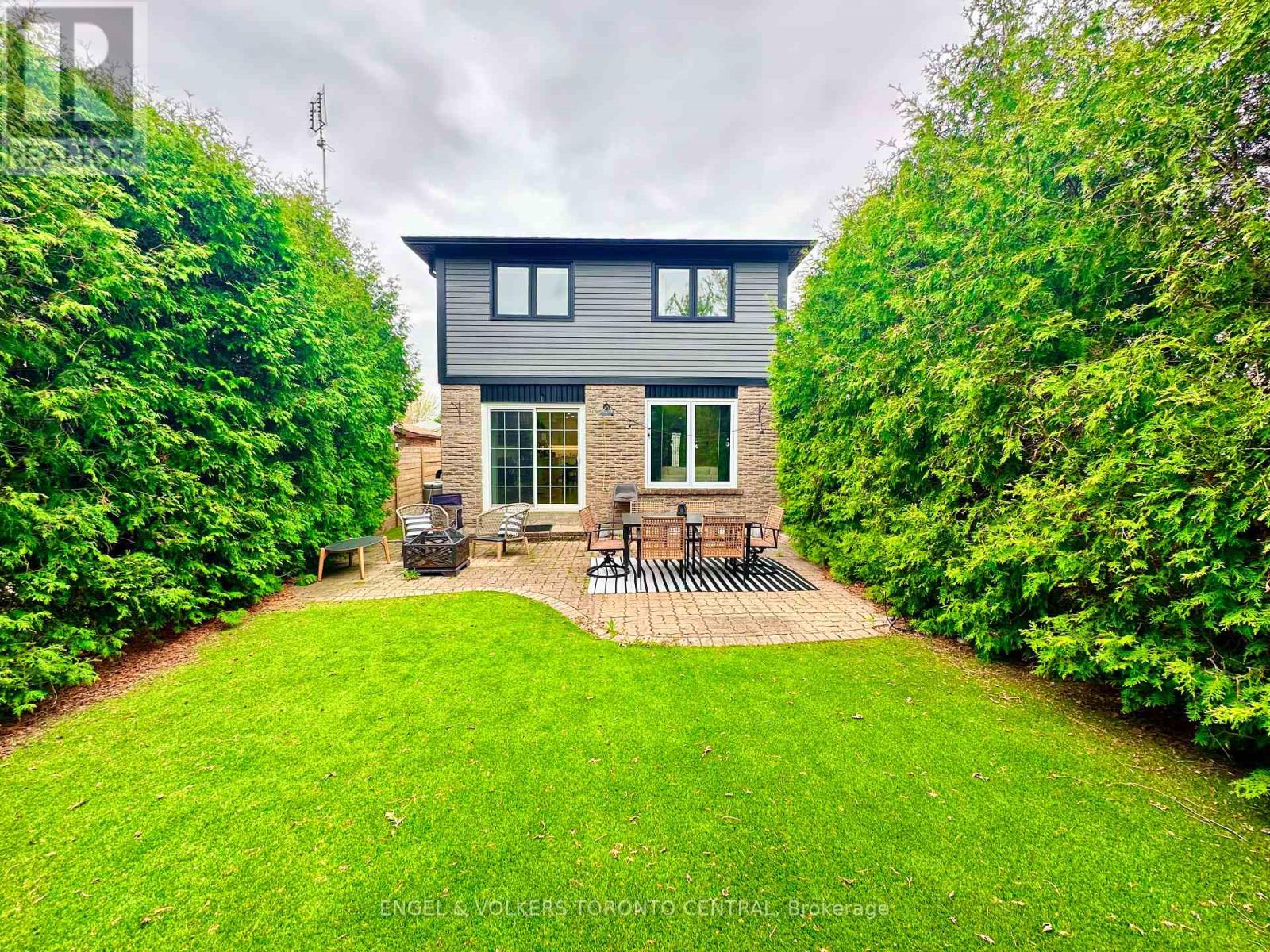 1497 Lancaster Drive, Oakville (Fa Falgarwood), Ontario  L6H 2T2 - Photo 34 - W12177764