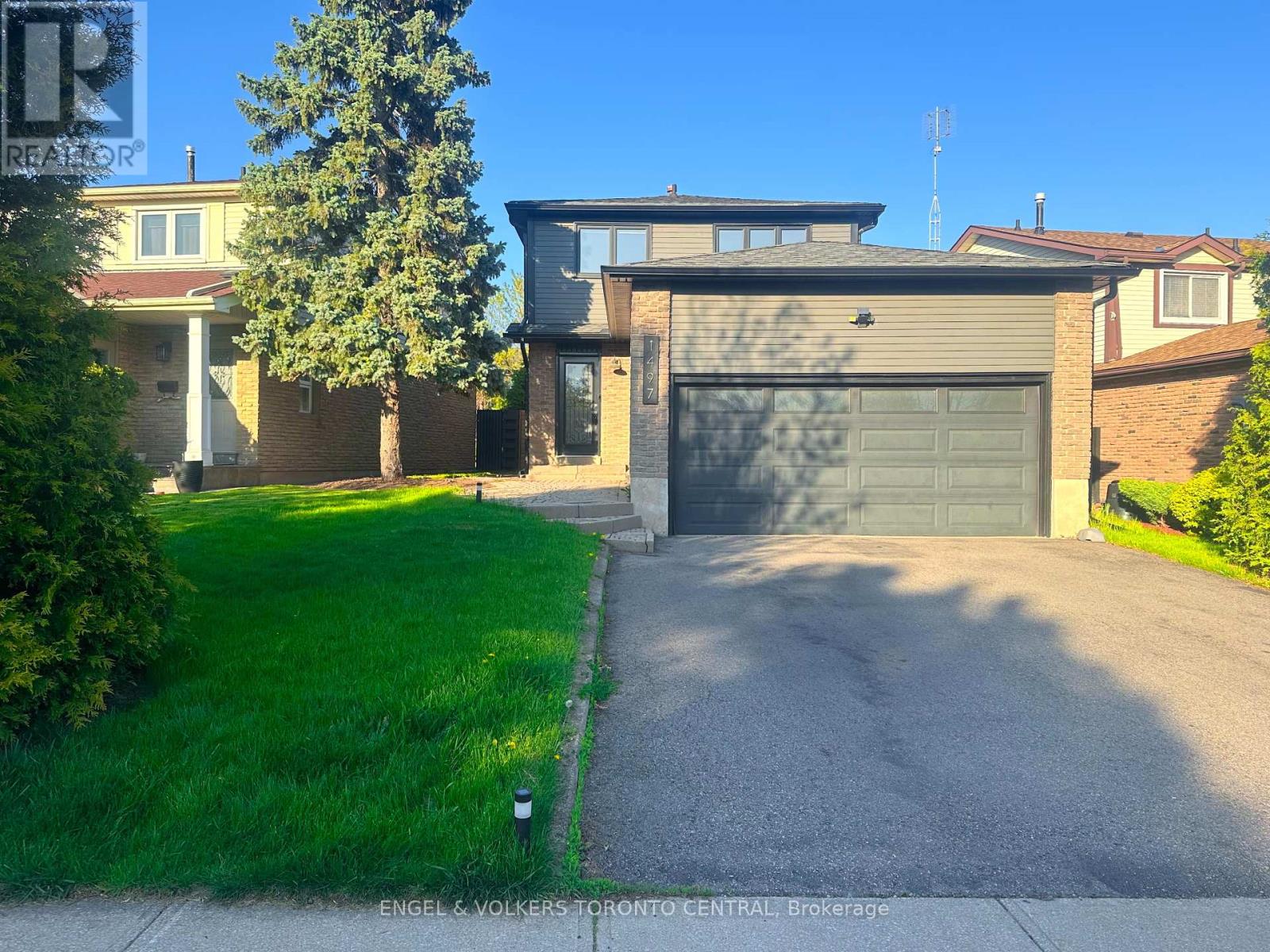 1497 Lancaster Drive, Oakville, Ontario  L6H 2T2 - Photo 41 - W12177764