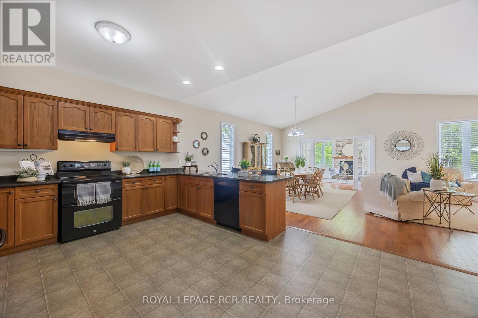 150 Hedgewood Lane, Gravenhurst, Ontario  P1P 1Z4 - Photo 6 - X12177723