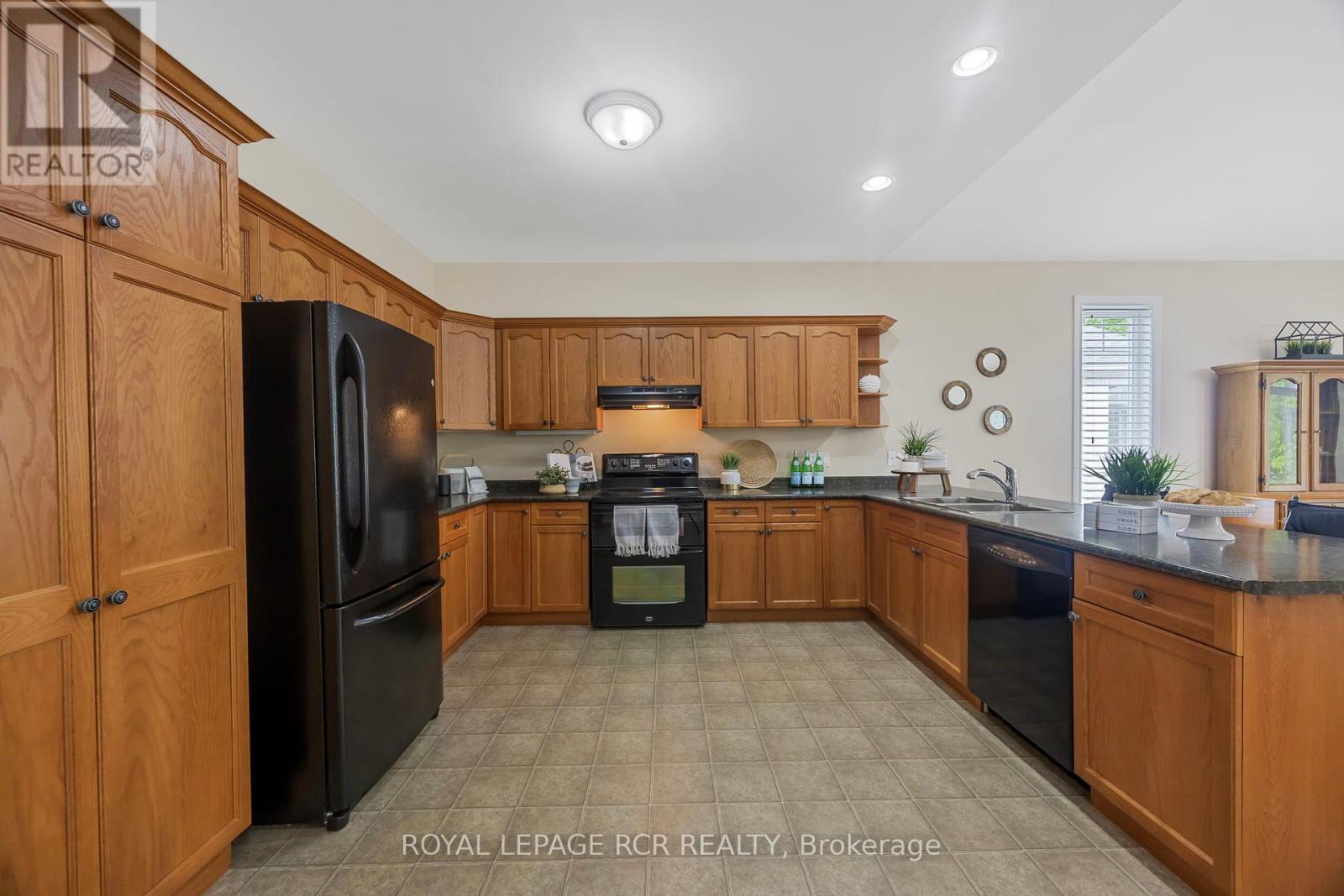 150 Hedgewood Lane, Gravenhurst, Ontario  P1P 1Z4 - Photo 8 - X12177723