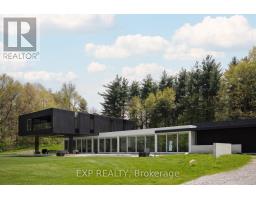 66 WEIRS LANE, Hamilton, Ontario
