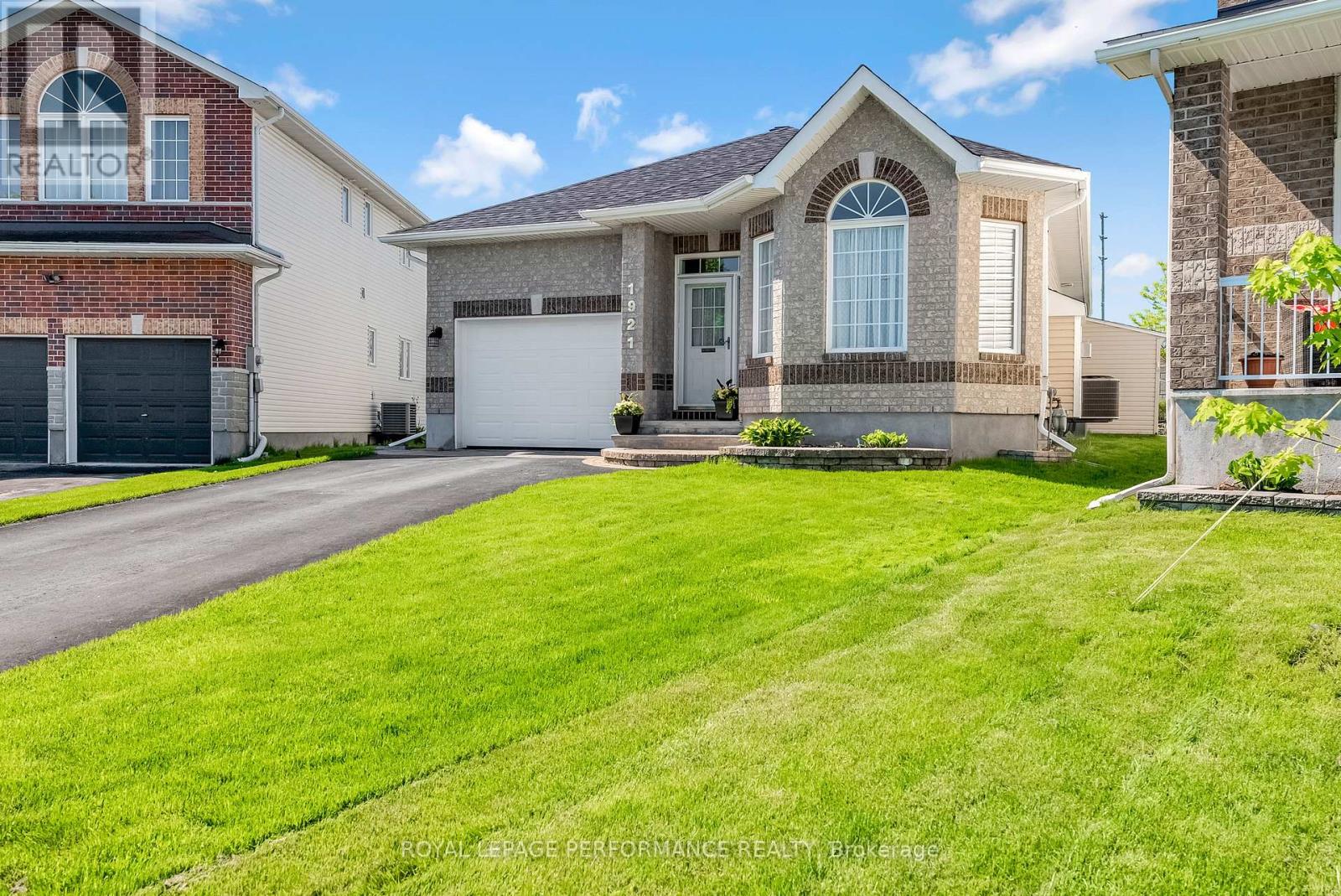1921 Schroeder Crescent, Ottawa, Ontario  K4A 4P8 - Photo 1 - X12177797