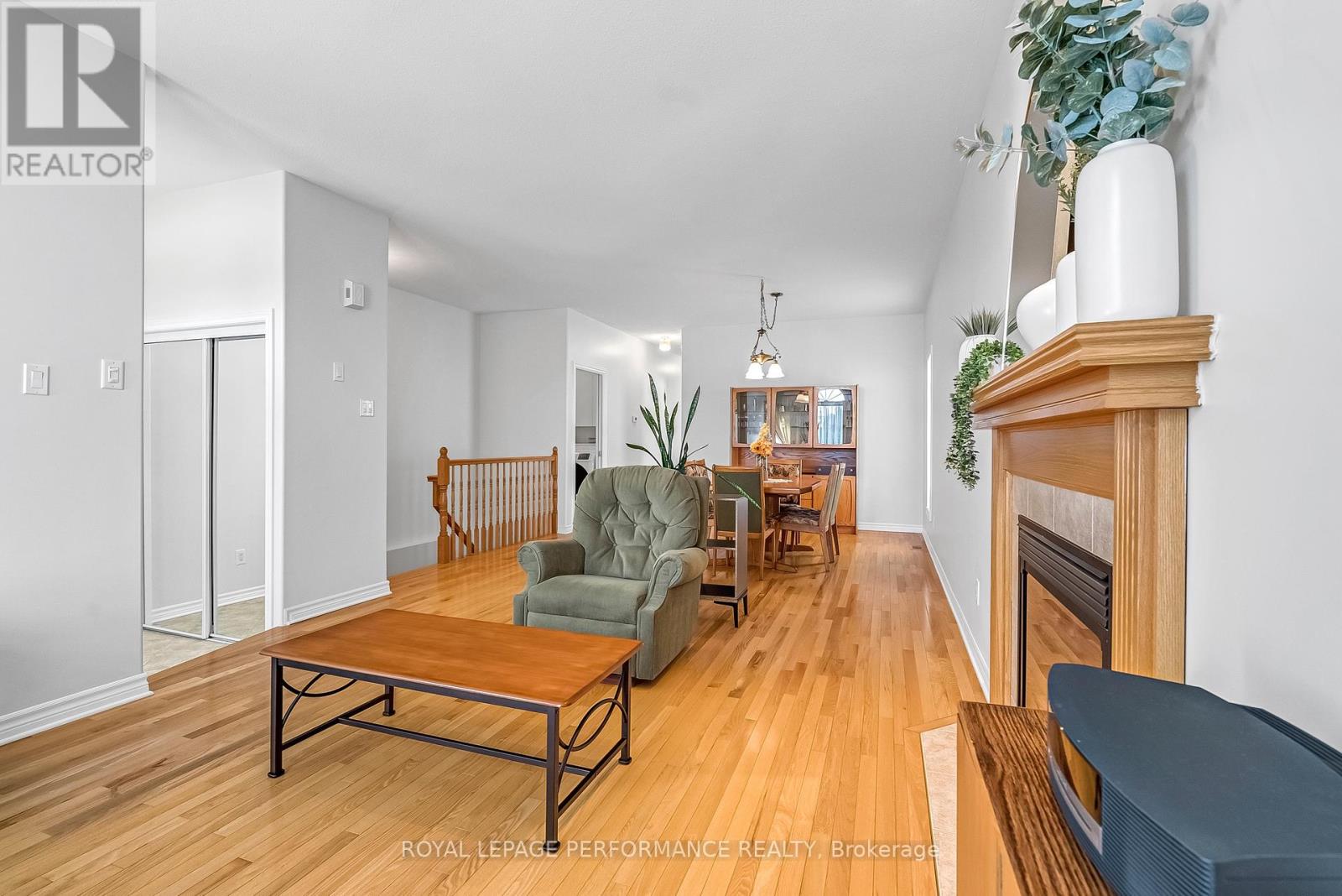 1921 Schroeder Crescent, Ottawa, Ontario  K4A 4P8 - Photo 5 - X12177797