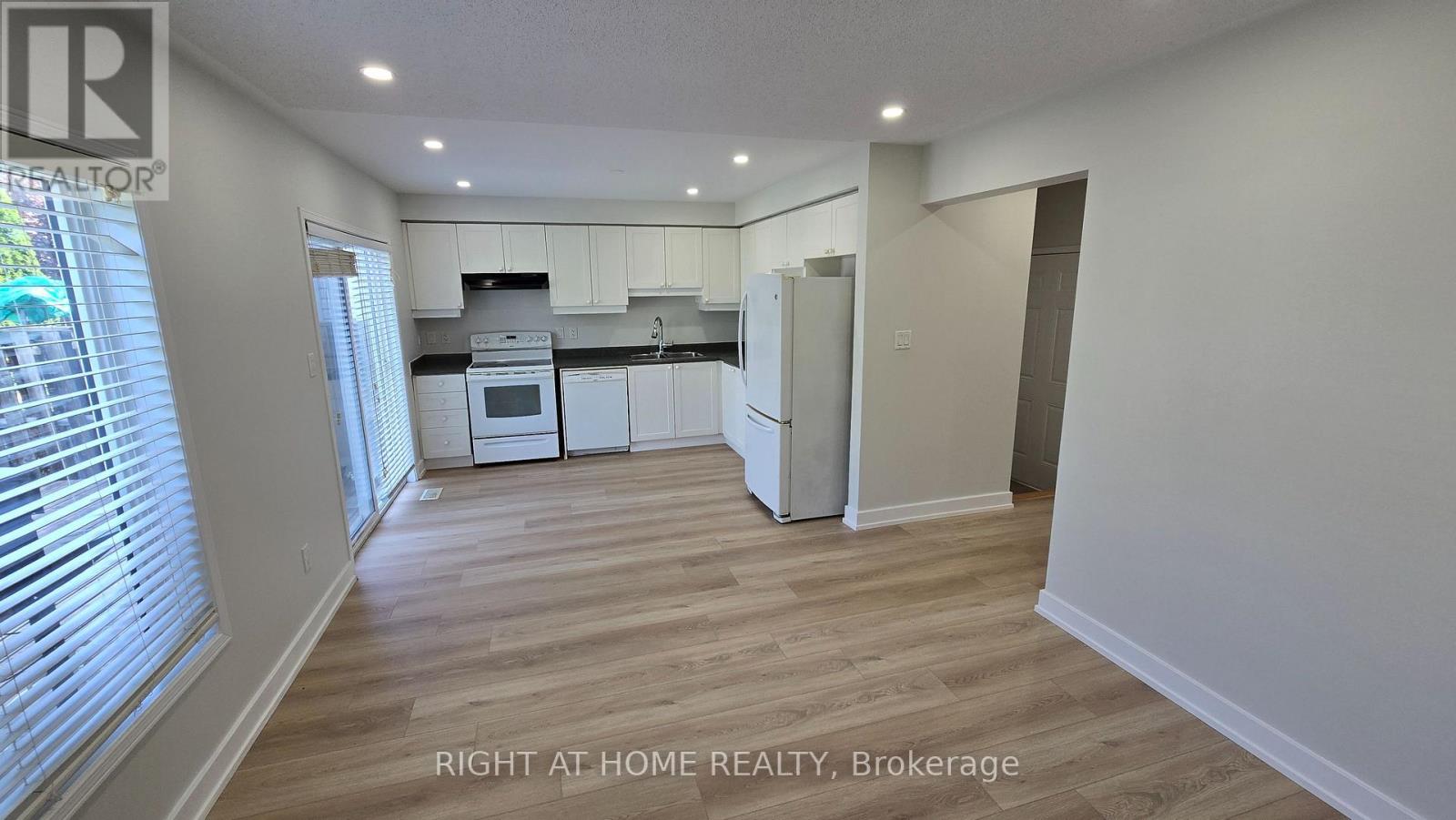 32 Donlevy Crescent, Whitby, Ontario  L1R 0B8 - Photo 10 - E12175958