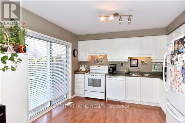 32 Donlevy Crescent, Whitby, Ontario  L1R 0B8 - Photo 2 - E12175958