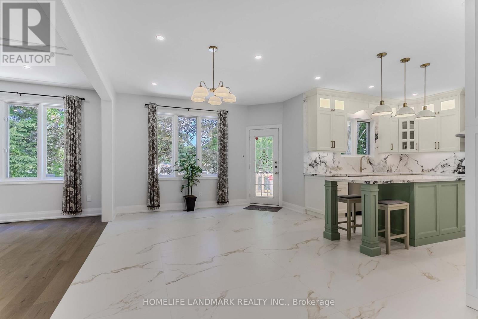 20 Pathlane Road, Richmond Hill, Ontario  L4B 4A5 - Photo 11 - N12177776