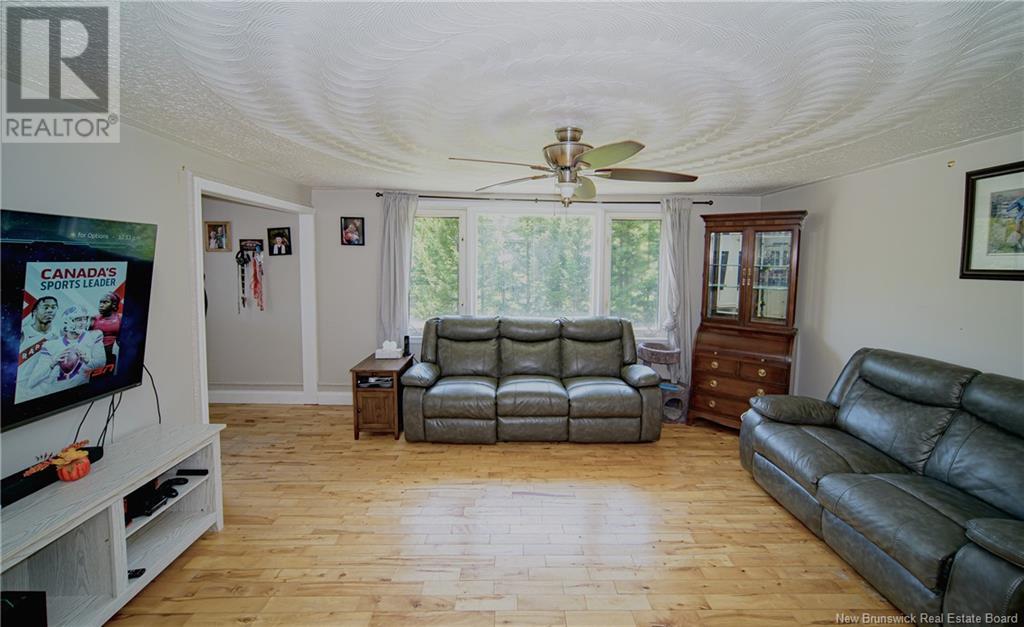 Property at 95 McMinniman Court image 3