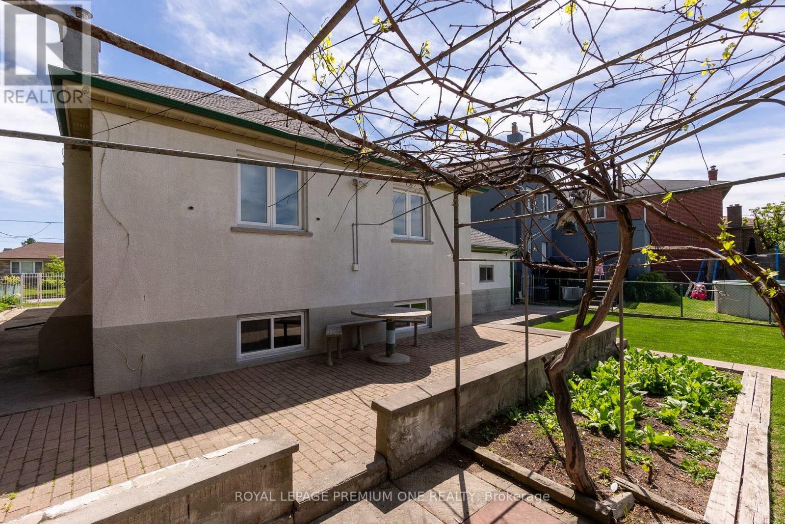 130 Jay Street, Toronto, Ontario  M6L 2M2 - Photo 26 - W12177787