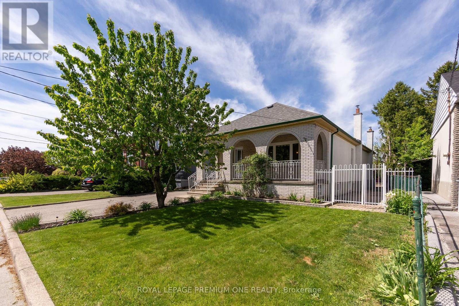 130 Jay Street, Toronto, Ontario  M6L 2M2 - Photo 3 - W12177787