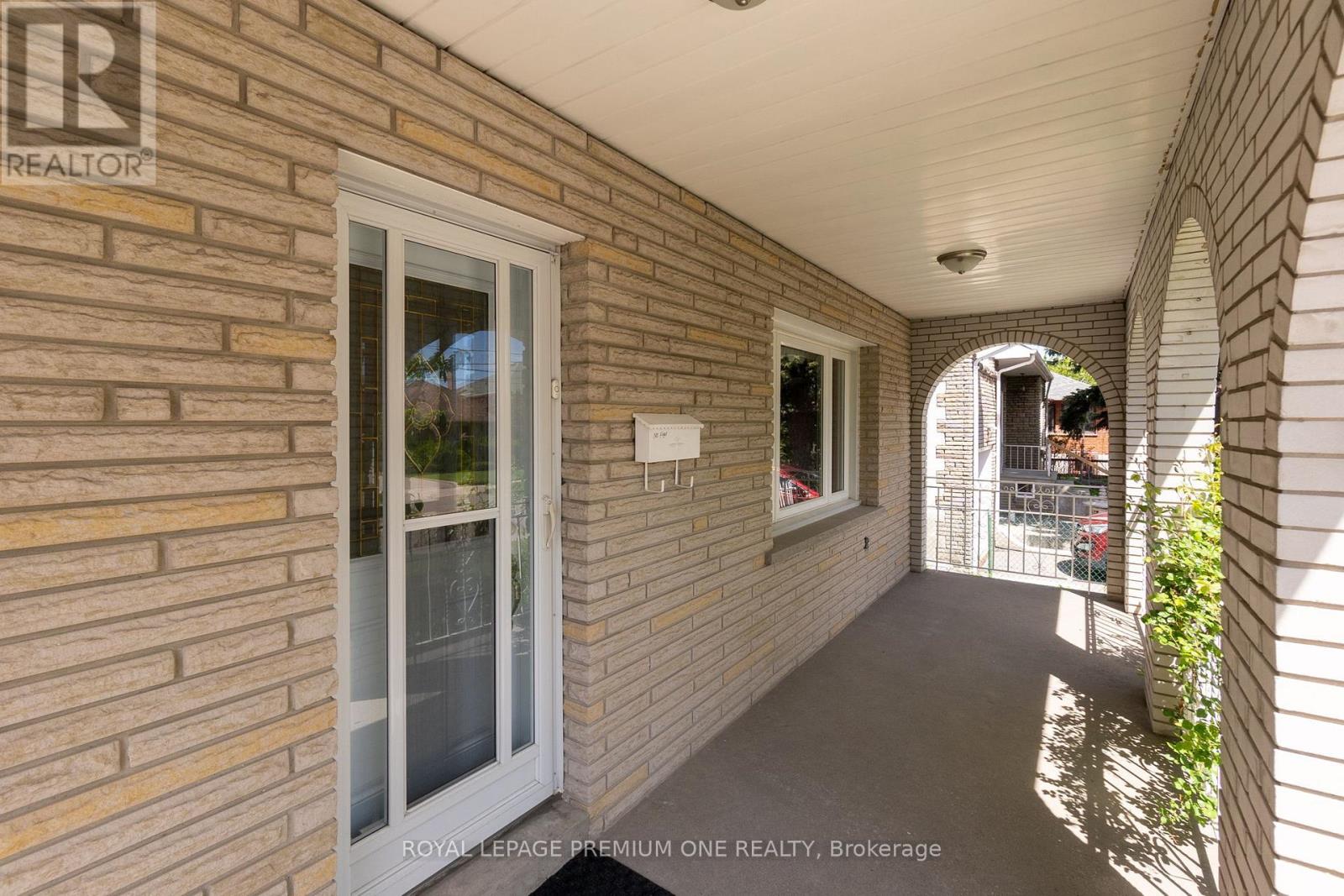 130 Jay Street, Toronto, Ontario  M6L 2M2 - Photo 5 - W12177787