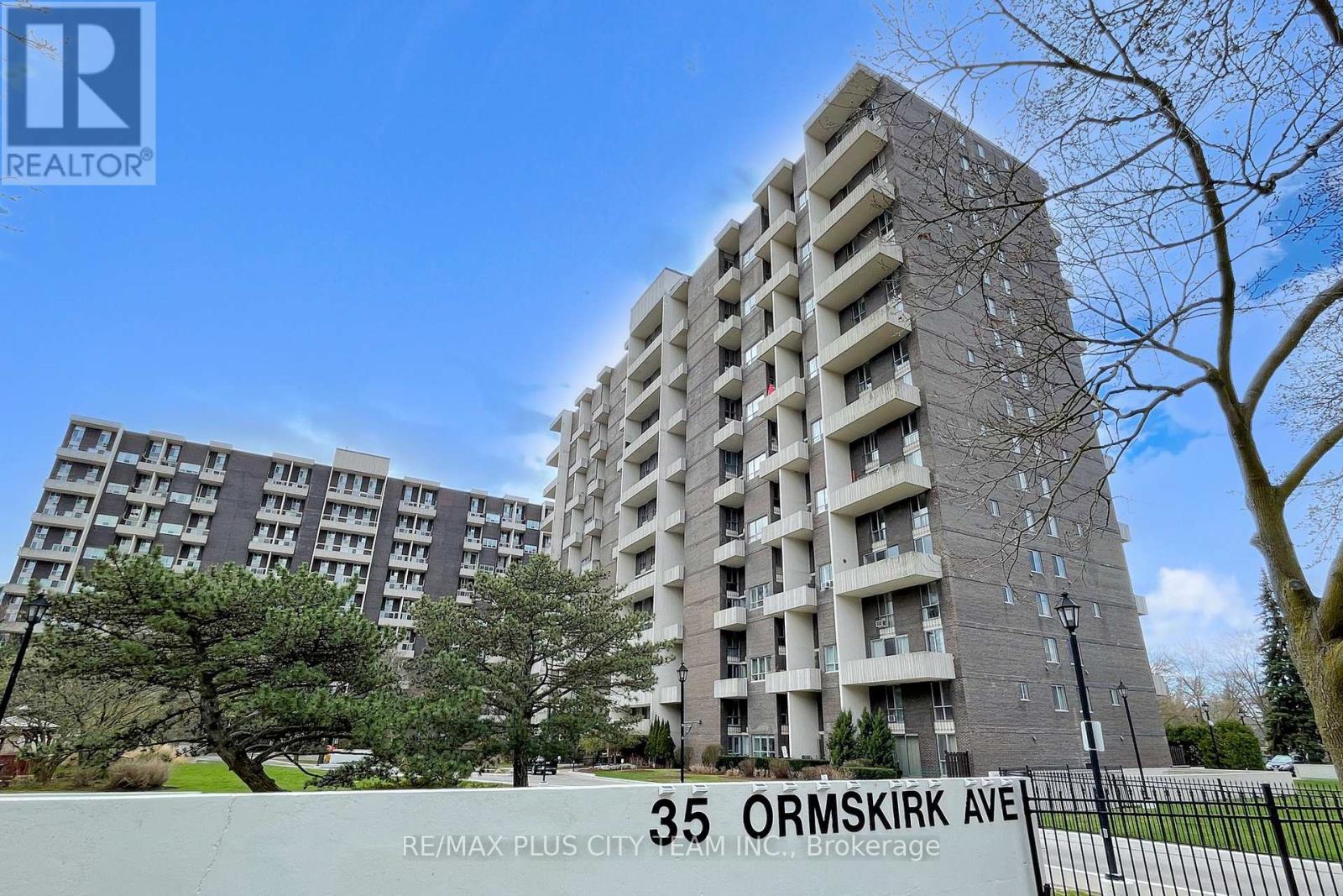215 - 35 ORMSKIRK AVENUE, Toronto, Ontario