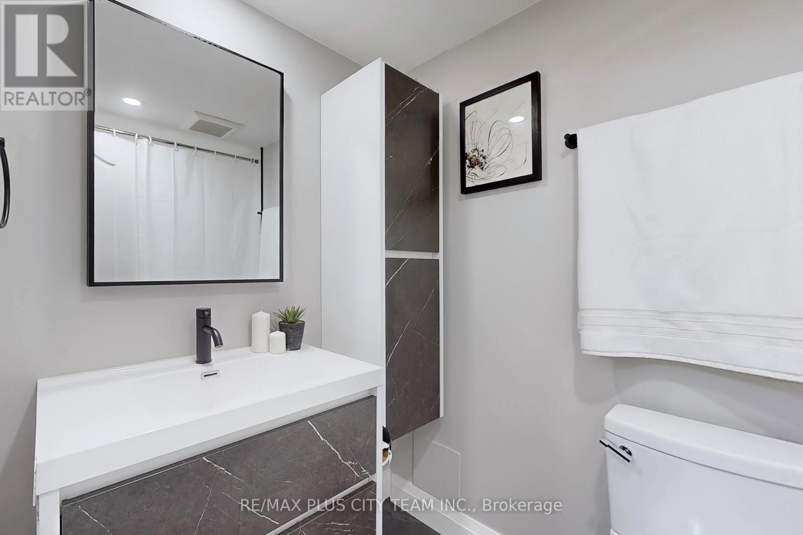 215 - 35 Ormskirk Avenue, Toronto, Ontario  M6S 1A8 - Photo 24 - W12177788