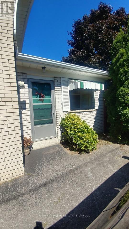 12 Summitcrest Drive, Toronto, Ontario  M9P 1H7 - Photo 23 - W12176475