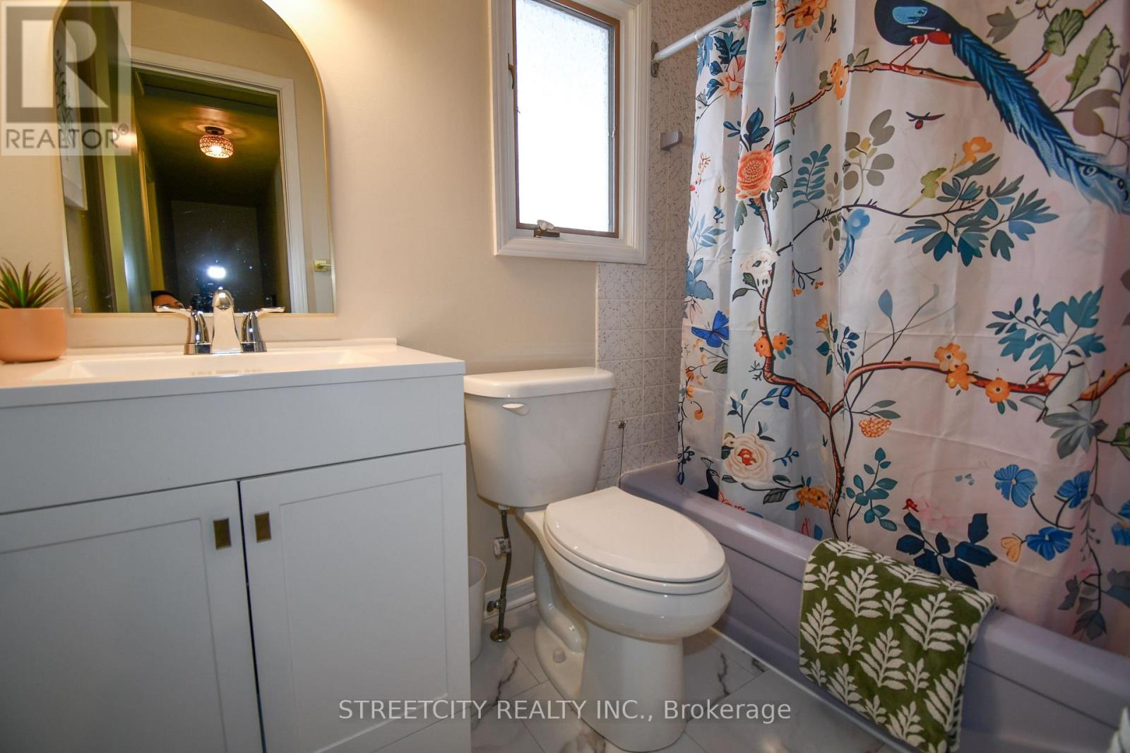 10 Milford Crescent, London North, Ontario  N5X 1A8 - Photo 36 - X12177817