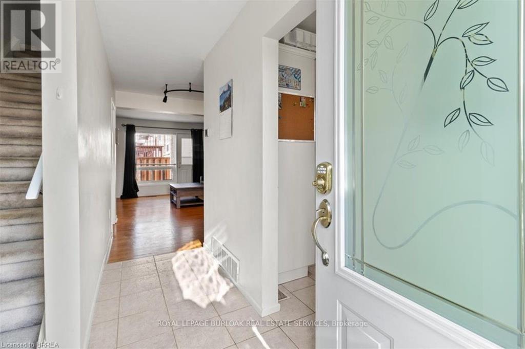 11 Colmar Place Unit# 2, Dundas, Ontario L9H 4L1 - Photo 3 - 40732526