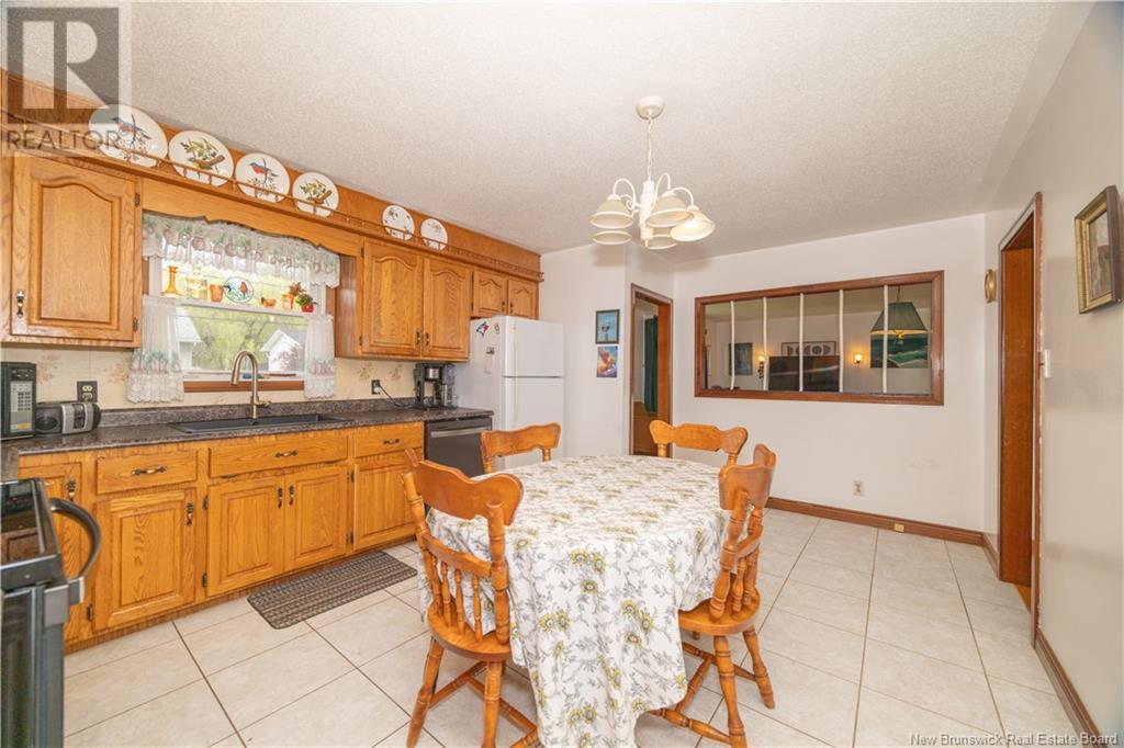 Property at 12 Wellington Court image 5