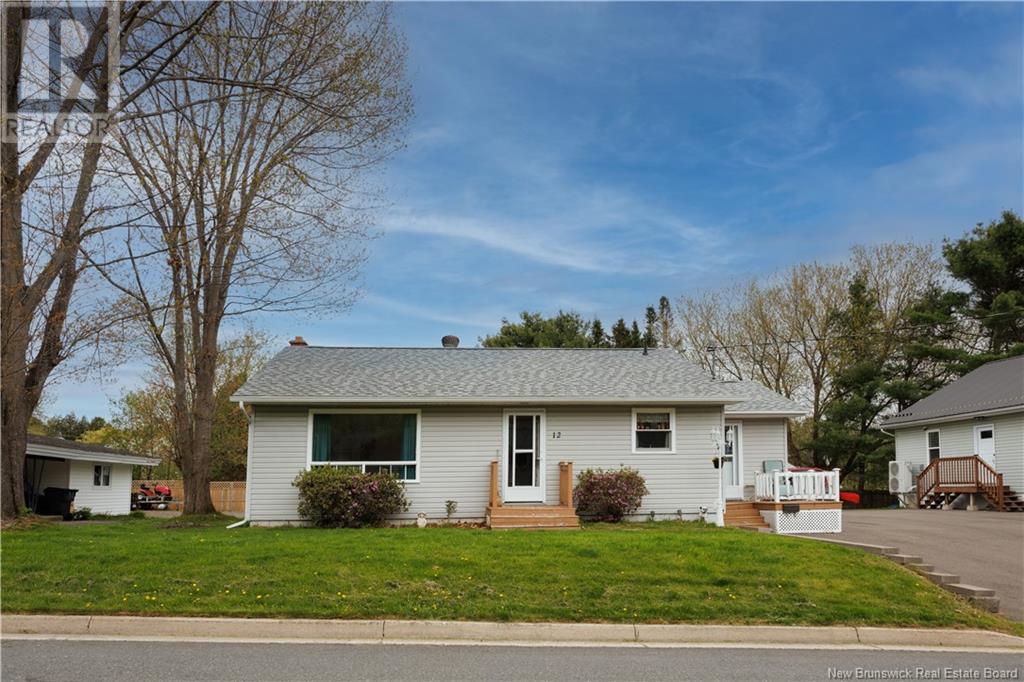 Property at 12 Wellington Court image 1