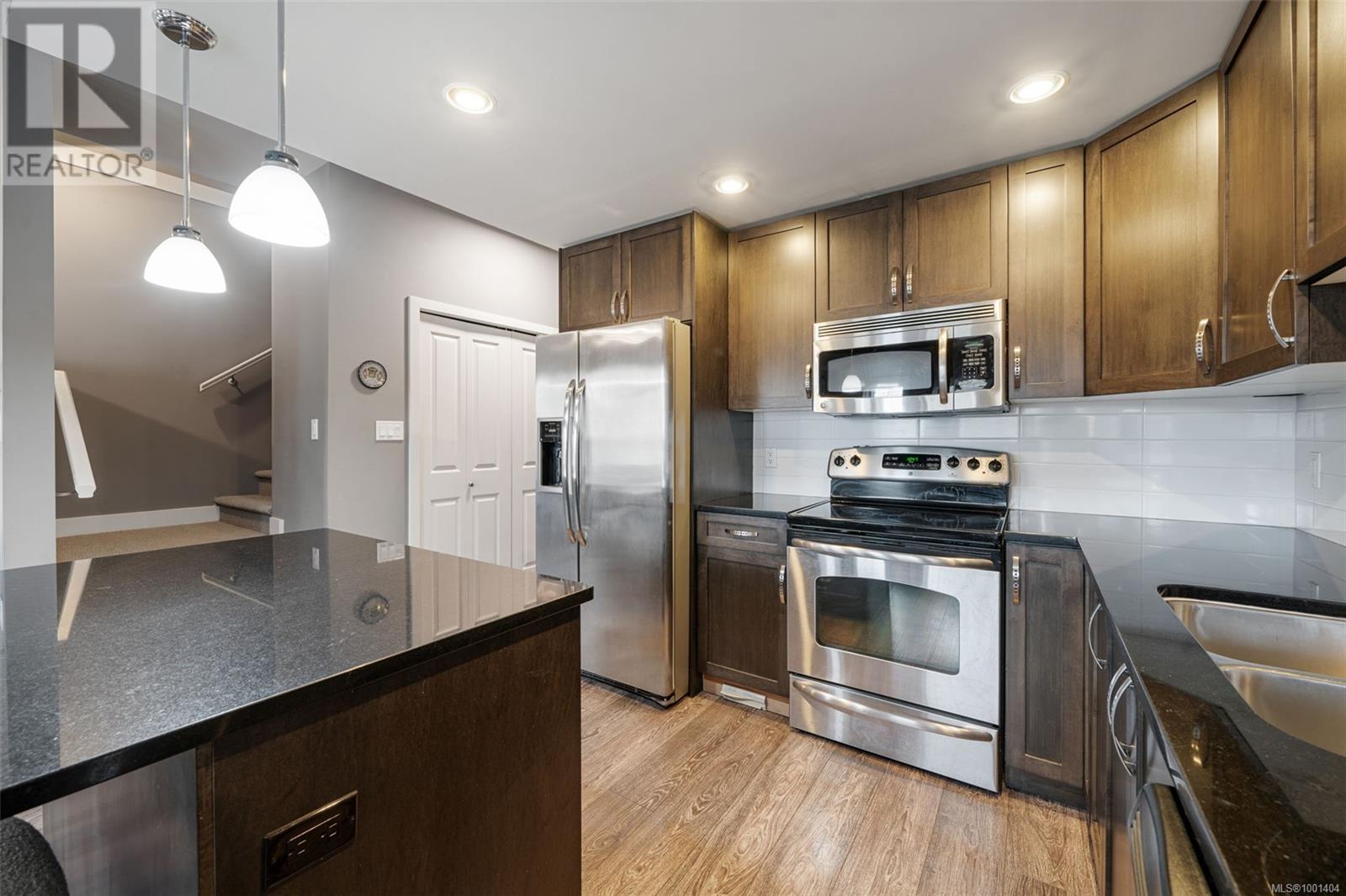 860 Brock Ave, Langford, British Columbia  V9B 3C6 - Photo 6 - 1001404