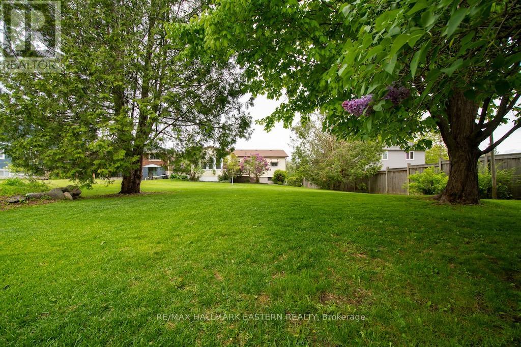 33 Rolliston Street, Smith-Ennismore-Lakefield (Lakefield), Ontario  K0L 2H0 - Photo 37 - X12173941