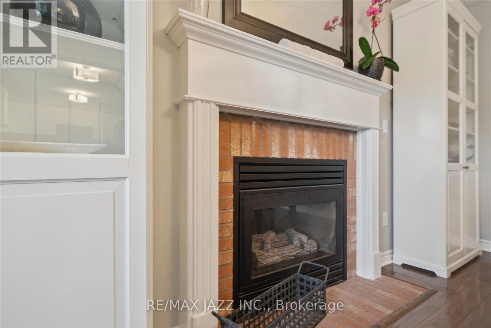11 Griffen Place, Whitby, Ontario  L1R 2N5 - Photo 11 - E12177880