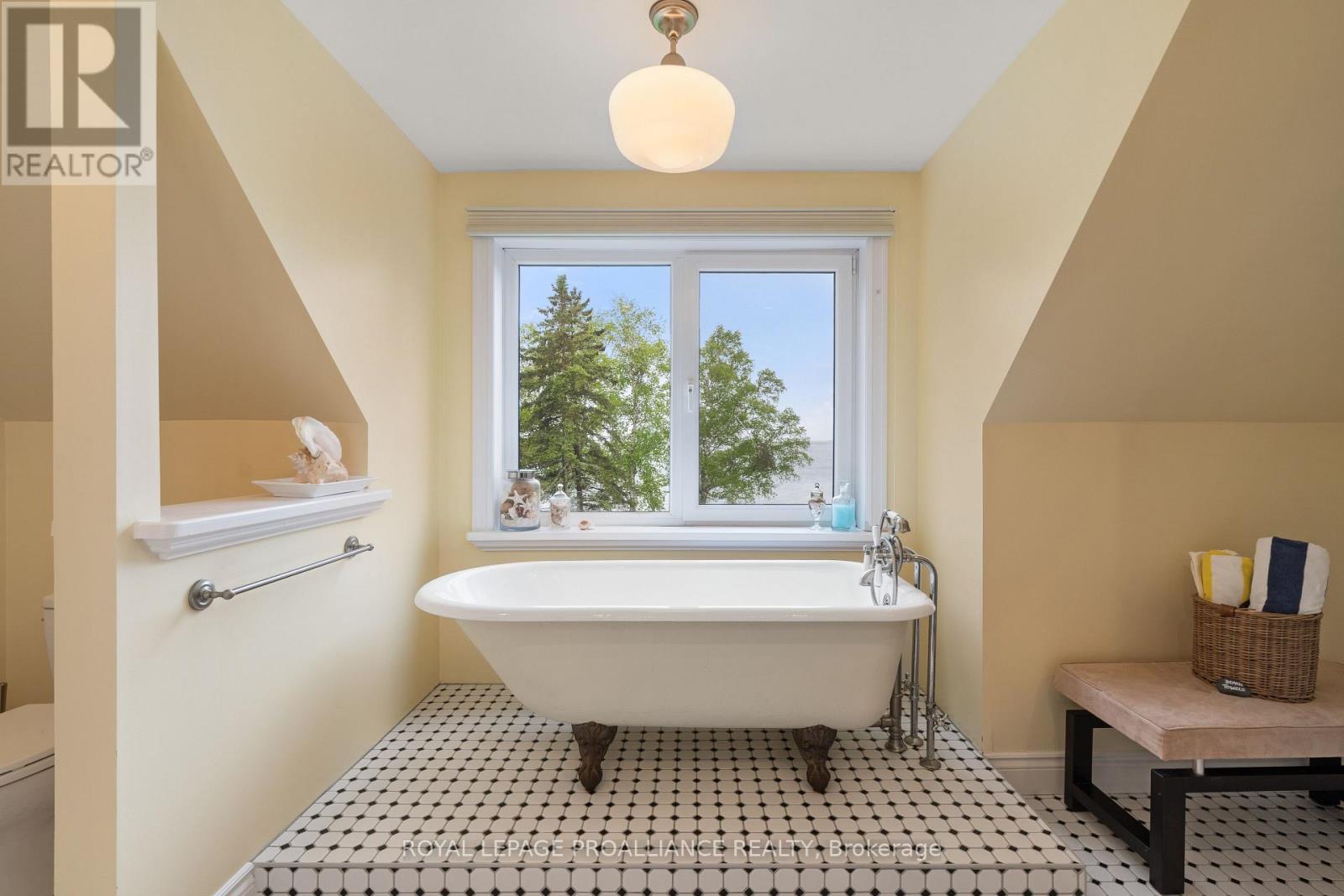 23 Quigg Lane, Prince Edward County, Ontario  K0K 1L0 - Photo 36 - X12177860