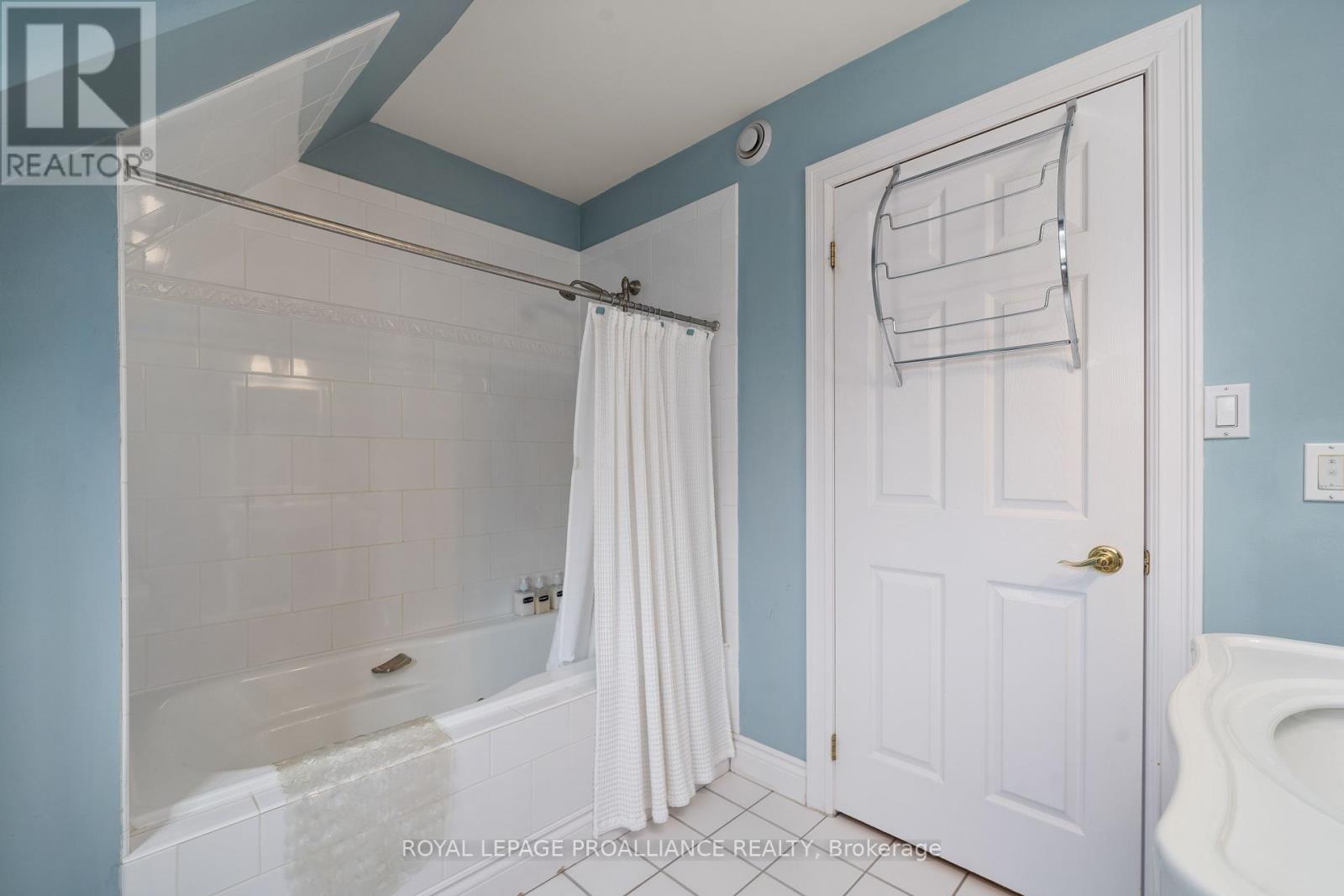 23 Quigg Lane, Prince Edward County, Ontario  K0K 1L0 - Photo 38 - X12177860