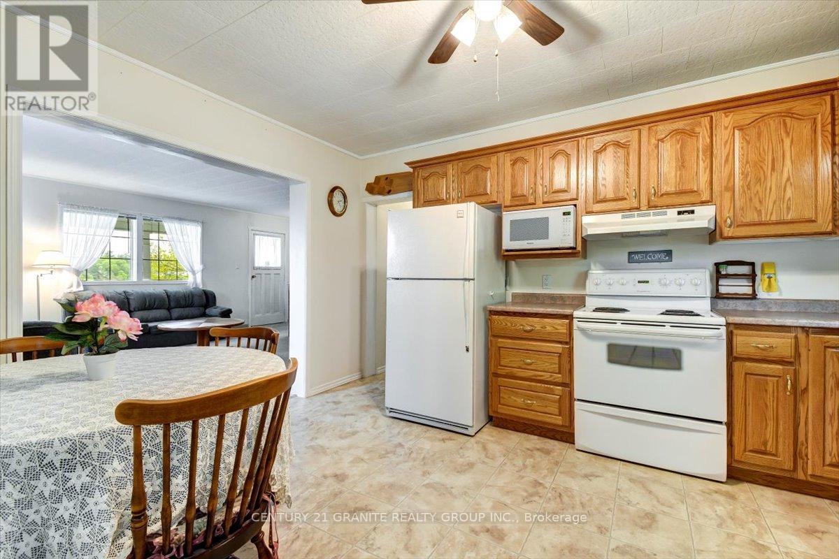 7 Cleak Avenue, Bancroft, Ontario  K0L 1C0 - Photo 8 - X12177882