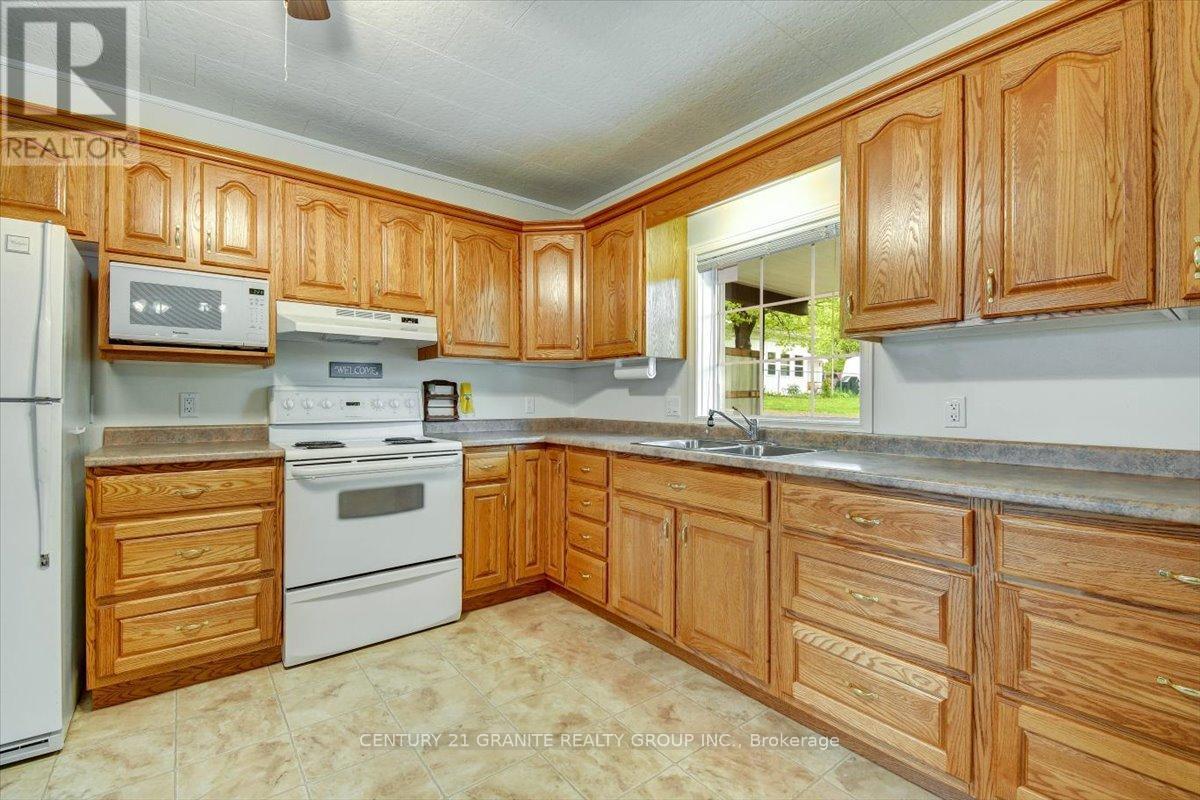 7 Cleak Avenue, Bancroft, Ontario  K0L 1C0 - Photo 9 - X12177882
