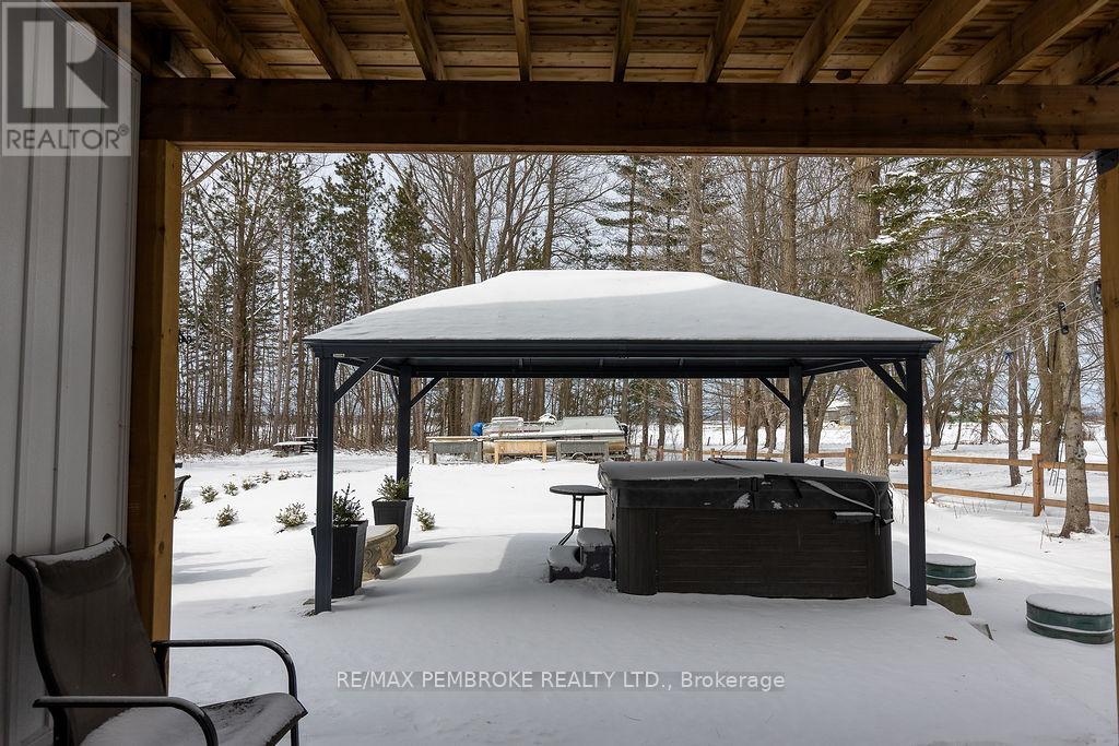 9 Smith Street, Whitewater Region, Ontario  K0J 1C0 - Photo 30 - X12078029