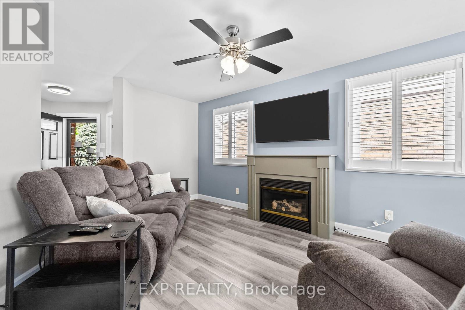 Photo 10 of 45 for 673 Sprucewood Drive