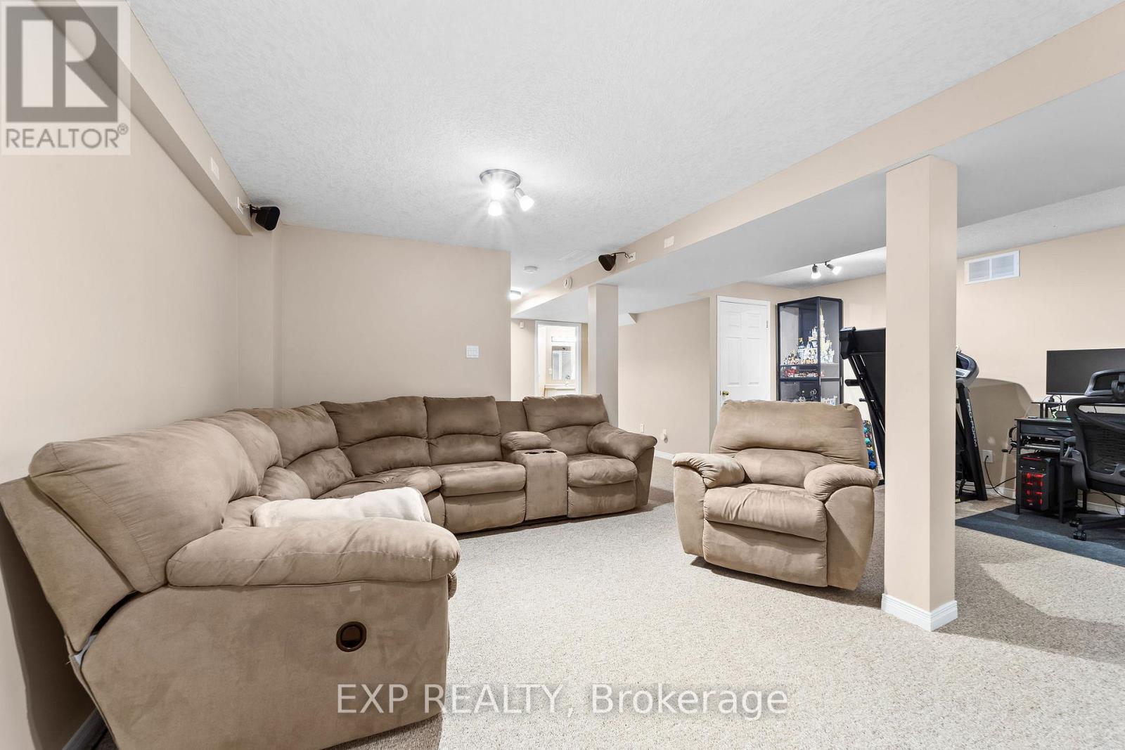 Photo 25 of 45 for 673 Sprucewood Drive