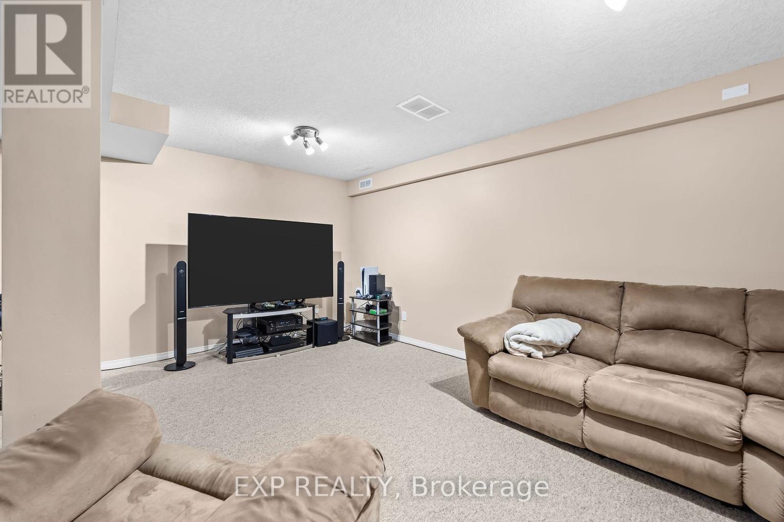 Photo 26 of 45 for 673 Sprucewood Drive