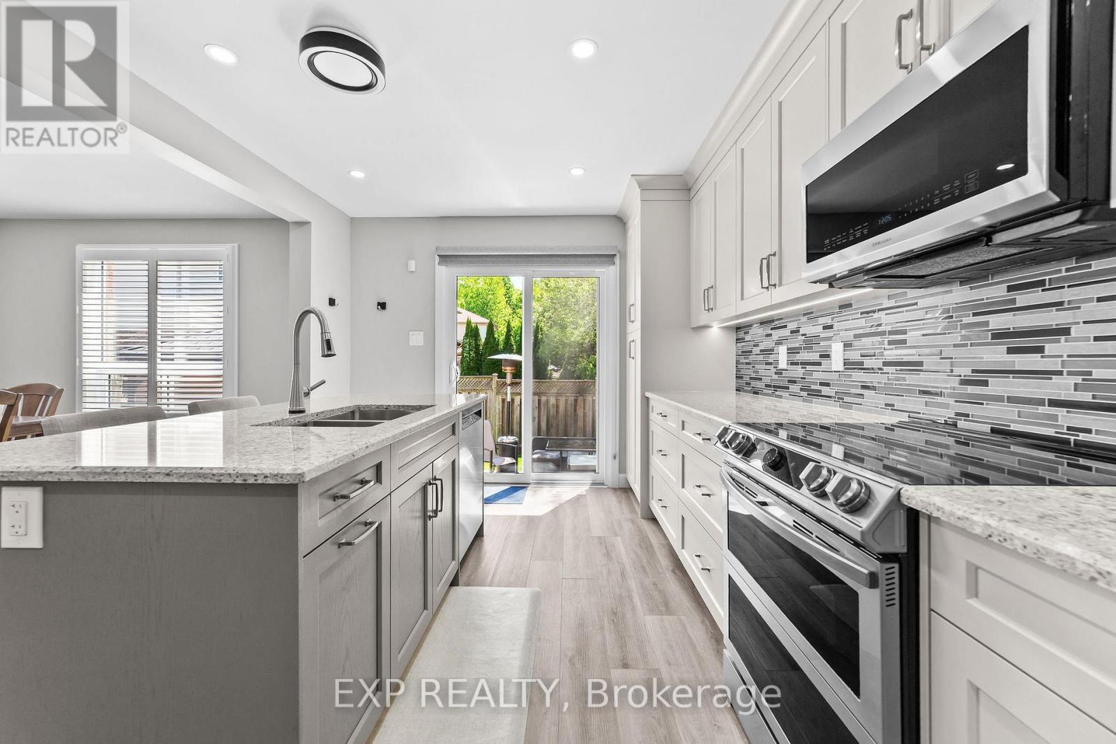 Photo 4 of 45 for 673 Sprucewood Drive