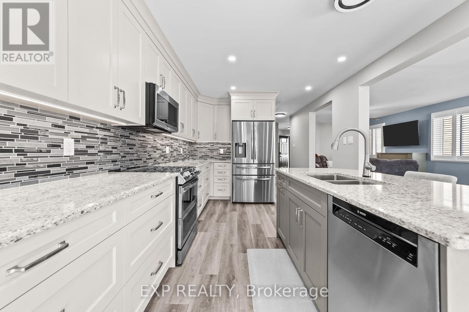Photo 5 of 45 for 673 Sprucewood Drive